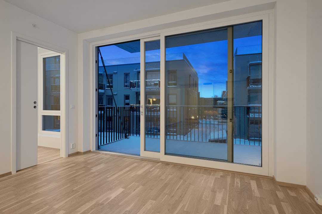 aluminium sliding doors with windows
