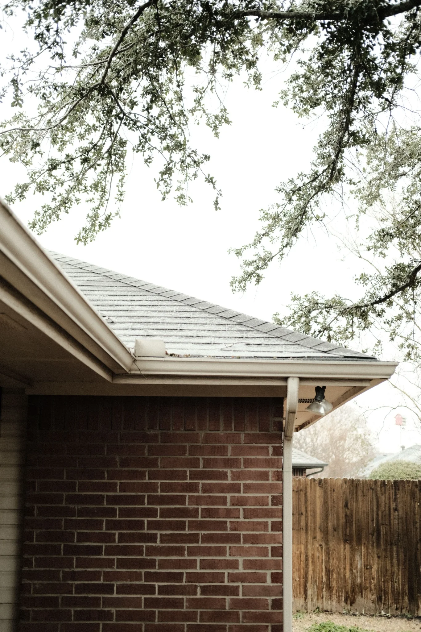 brick-home-gutter-installation-roofline-nashville